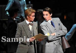 紅 礼 舞台写真／星組大劇場公演『ベルリン、わが愛』『Bouquet de TAKARAZUKA（ブーケ ド タカラヅカ）』