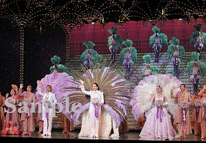 フィナーレ 舞台写真／星組大劇場公演『ベルリン、わが愛』『Bouquet de TAKARAZUKA（ブーケ ド タカラヅカ）』