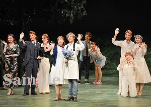 明日海 ほか 舞台写真／花組TBS赤坂ACTシアター公演『ハンナのお花屋さん－Hanna's Florist－』