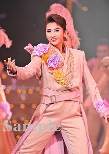 凪七瑠海 舞台写真／星組東京公演『ベルリン、わが愛』『Bouquet de TAKARAZUKA（ブーケ ド タカラヅカ）』