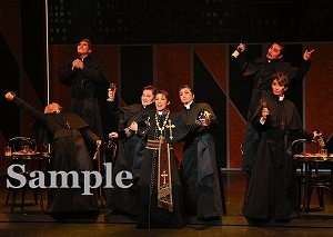 轟 ほか 舞台写真／専科宝塚バウホール公演『神家（こうや）の七人（しちにん）』