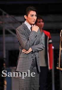 珠城りょう 舞台写真／月組大劇場公演『カンパニー－努力（レッスン）、情熱（パッション）、そして仲間たち（カンパニー）－』『BADDY（バッディ）－悪党（ヤツ）は月からやって来る－』