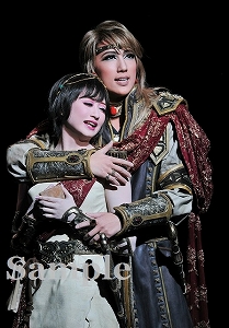 真風 星風 舞台写真／宙組大劇場公演『天（そら）は赤い河のほとり』『シトラスの風－Sunrise－』