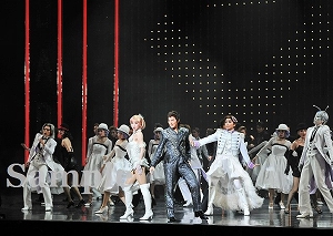 珠城 他 舞台写真／月組東京公演『カンパニー－努力（レッスン）、情熱（パッション）、そして仲間たち（カンパニー）－』『BADDY（バッディ）－悪党（ヤツ）は月からやって来る－』