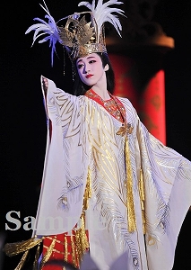 仙名彩世 舞台写真／花組博多座公演『あかねさす紫の花』『Sante