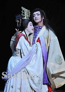 鳳月 仙名 舞台写真／花組博多座公演『あかねさす紫の花』『Sante!!』