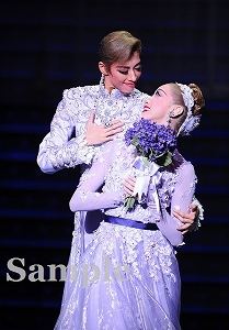 明日海・仙名 舞台写真／花組大劇場公演『MESSIAH －異聞・天草四郎－』『BEAUTIFUL GARDEN －百花繚乱－』