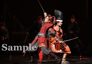 明日海・鳳月 舞台写真／花組大劇場公演『MESSIAH －異聞・天草四郎－』『BEAUTIFUL GARDEN －百花繚乱－』