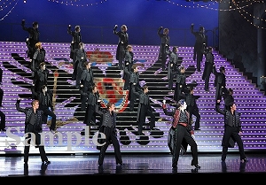 珠城 ほか 舞台写真／月組大劇場公演『エリザベート－愛と死の輪舞（ロンド）－』