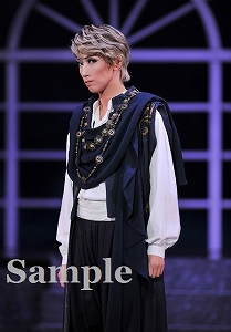 真風涼帆 舞台写真／宙組大劇場公演『白鷺(しらさぎ)の城(しろ)』『異人たちのルネサンス』