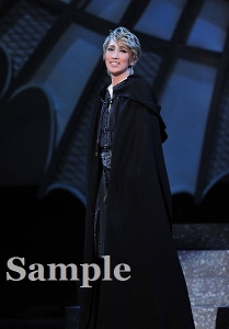 真風涼帆 舞台写真／宙組大劇場公演『白鷺(しらさぎ)の城(しろ)』『異人たちのルネサンス』