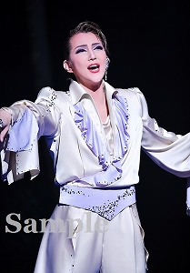 紅ゆずる 舞台写真／星組大劇場公演『霧深きエルベのほとり』『ESTRELLAS（エストレージャス）～星たち～』