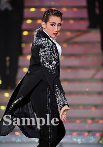 紅ゆずる 舞台写真／星組大劇場公演『霧深きエルベのほとり』『ESTRELLAS（エストレージャス）～星たち～』