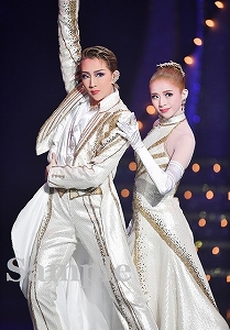 紅・綺咲 舞台写真／星組大劇場公演『霧深きエルベのほとり』『ESTRELLAS（エストレージャス）～星たち～』
