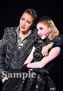 紅・綺咲 舞台写真／星組大劇場公演『霧深きエルベのほとり』『ESTRELLAS（エストレージャス）～星たち～』