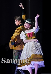 礼・綺咲 舞台写真／星組大劇場公演『霧深きエルベのほとり』『ESTRELLAS（エストレージャス）～星たち～』