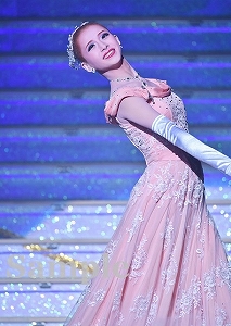 綺咲愛里 舞台写真／星組東京公演『霧深きエルベのほとり』『ESTRELLAS（エストレージャス）～星たち～』