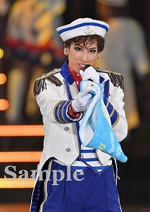 柚香光 舞台写真／花組横浜アリーナ公演『恋スルARENA』