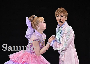 明日海・華 舞台写真／花組横浜アリーナ公演『恋スルARENA』