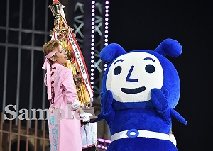 明日海・ヨコアリくん 舞台写真／花組横浜アリーナ公演『恋スルARENA』
