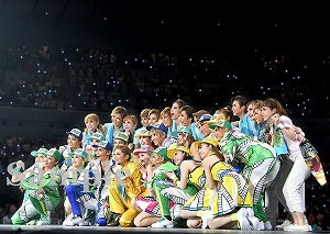 明日海　他 舞台写真／花組横浜アリーナ公演『恋スルARENA』