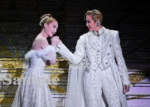 紅 綺咲 舞台写真／「紅ゆずるサヨナラショー」