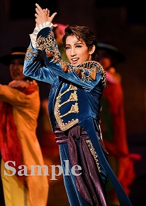 真風涼帆　舞台写真　16枚 真風涼帆 舞台写真／宙組東京公演『NEVER SAY GOODBYE』(舞台