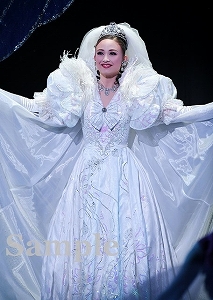 星風まどか 舞台写真／宙組全国ツアー公演『追憶のバルセロナ』『NICE GUY!!』