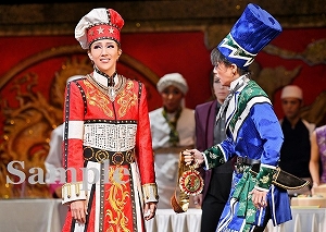 紅・礼 舞台写真／星組東京公演『GOD OF STARS-食聖-』『Eclair Brillant（エクレール ブリアン）』