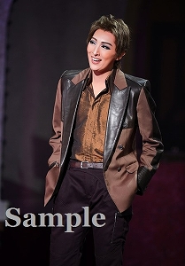 珠城りょう 舞台写真／月組大劇場公演『I AM FROM AUSTRIA－故郷（ふるさと）は甘き調（しら）べ－』