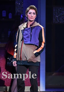 珠城りょう 舞台写真／月組大劇場公演『I AM FROM AUSTRIA－故郷（ふるさと）は甘き調（しら）べ－』