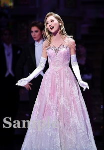 美園さくら 舞台写真／月組大劇場公演『I AM FROM AUSTRIA－故郷（ふるさと）は甘き調（しら）べ－』