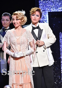 彩凪・潤 舞台写真／雪組KAAT神奈川芸術劇場公演『ハリウッド・ゴシップ』