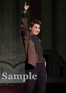 珠城りょう 舞台写真／月組東京公演『I AM FROM AUSTRIA－故郷（ふるさと）は甘き調（しら）べ－』