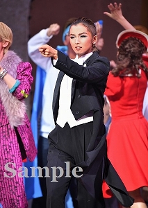 暁千星 舞台写真／月組東京公演『I AM FROM AUSTRIA－故郷（ふるさと）は甘き調（しら）べ－』