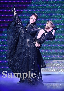 珠城・美園 舞台写真／月組東京公演『I AM FROM AUSTRIA－故郷（ふるさと）は甘き調（しら）べ－』