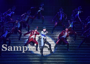 珠城　他 舞台写真／月組東京公演『I AM FROM AUSTRIA－故郷（ふるさと）は甘き調（しら）べ－』