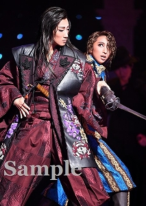 真風・桜木 舞台写真／宙組東京公演『El Japon（エル ハポン） －イスパニアのサムライ－』『アクアヴィーテ（aquavitae）！！』