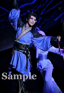 礼真琴 舞台写真／星組大劇場公演『眩耀（げんよう）の谷～舞い降りた新星～』『Ray―星の光線―』