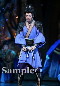 礼真琴 舞台写真／星組大劇場公演『眩耀（げんよう）の谷～舞い降りた新星～』『Ray―星の光線―』