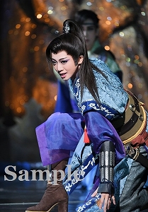 礼真琴 舞台写真／星組大劇場公演『眩耀（げんよう）の谷～舞い降りた新星～』『Ray―星の光線―』