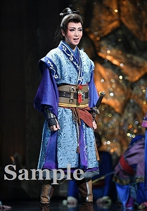 礼真琴 舞台写真／星組大劇場公演『眩耀（げんよう）の谷～舞い降りた新星～』『Ray―星の光線―』