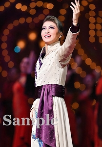 礼真琴 舞台写真／星組大劇場公演『眩耀（げんよう）の谷～舞い降りた新星～』『Ray―星の光線―』