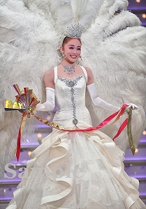 舞空瞳 舞台写真／星組大劇場公演『眩耀（げんよう）の谷～舞い降りた新星～』『Ray―星の光線―』