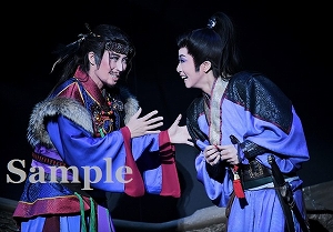 礼・瀬央 舞台写真／星組大劇場公演『眩耀（げんよう）の谷～舞い降りた新星～』『Ray―星の光線―』