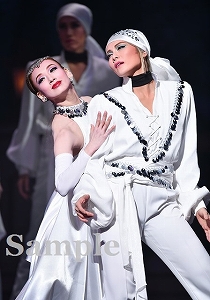 天寿・音波 舞台写真／星組大劇場公演『眩耀（げんよう）の谷～舞い降りた新星～』『Ray―星の光線―』