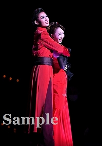 綺城・有沙 舞台写真／星組大劇場公演『眩耀（げんよう）の谷～舞い降りた新星～』『Ray―星の光線―』