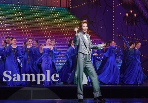 愛月　他 舞台写真／星組大劇場公演『眩耀（げんよう）の谷～舞い降りた新星～』『Ray―星の光線―』