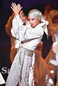 礼真琴 ポケットスチール／星組公演『眩耀（げんよう）の谷～舞い降りた新星～』『Ray―星の光線―』