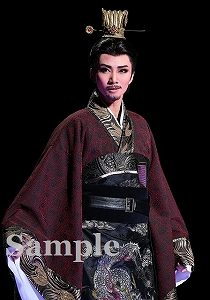 極美慎 舞台写真／星組新人公演『眩耀（げんよう）の谷
